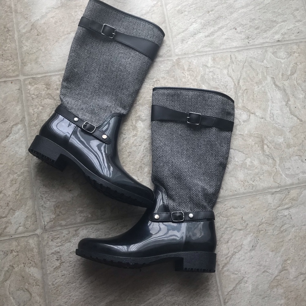 Light-weight Cape Robbin Rain/snow booth